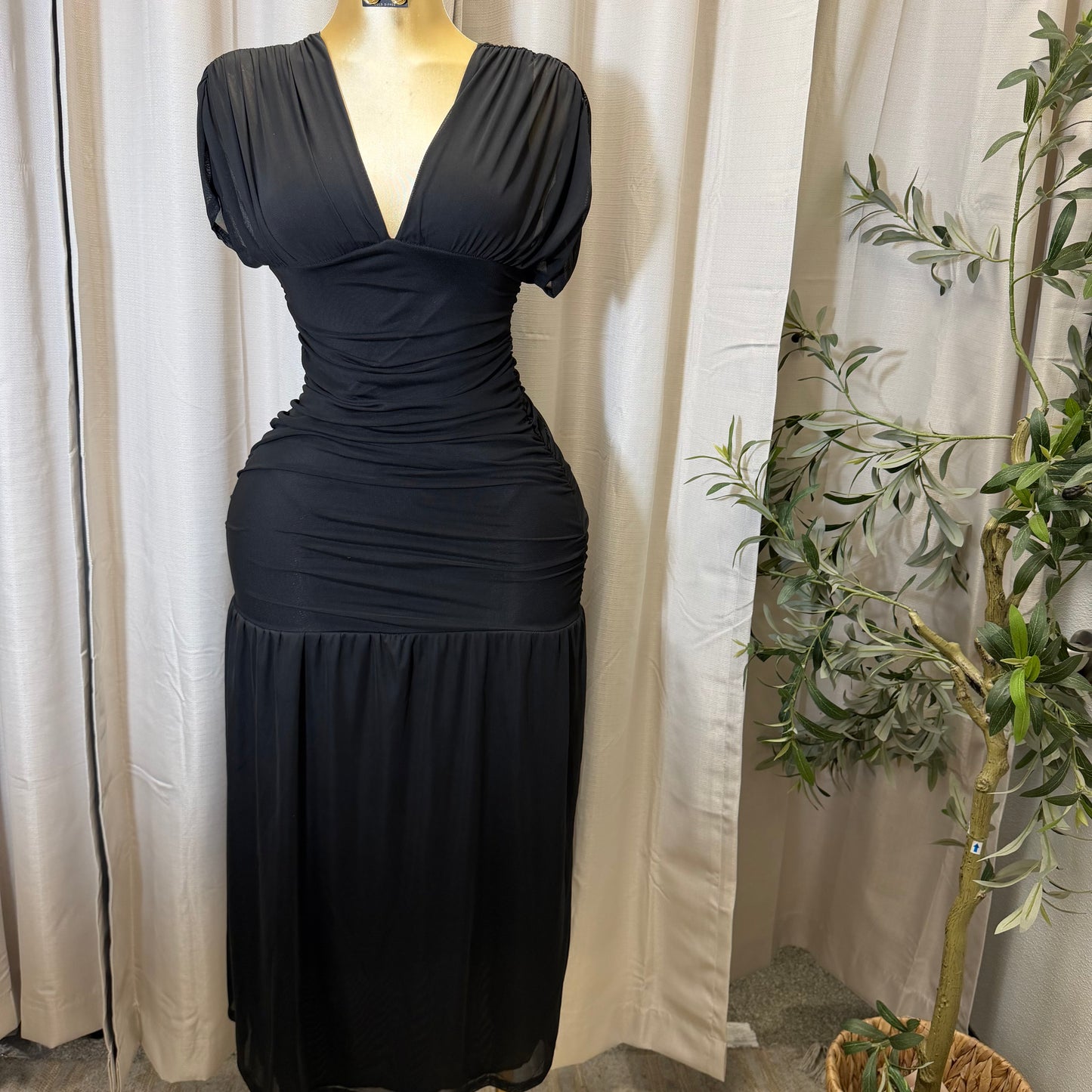 V Neck Mesh Maxi Dress-Black