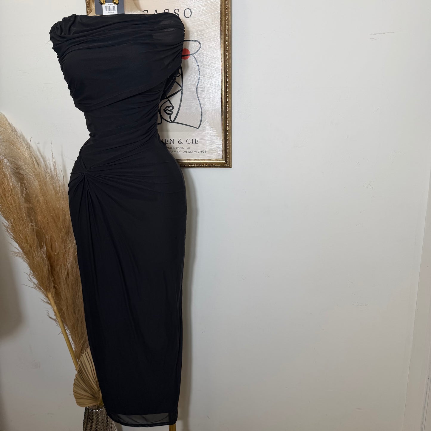 Maxi Mesh Dress Detail in the front -Black
