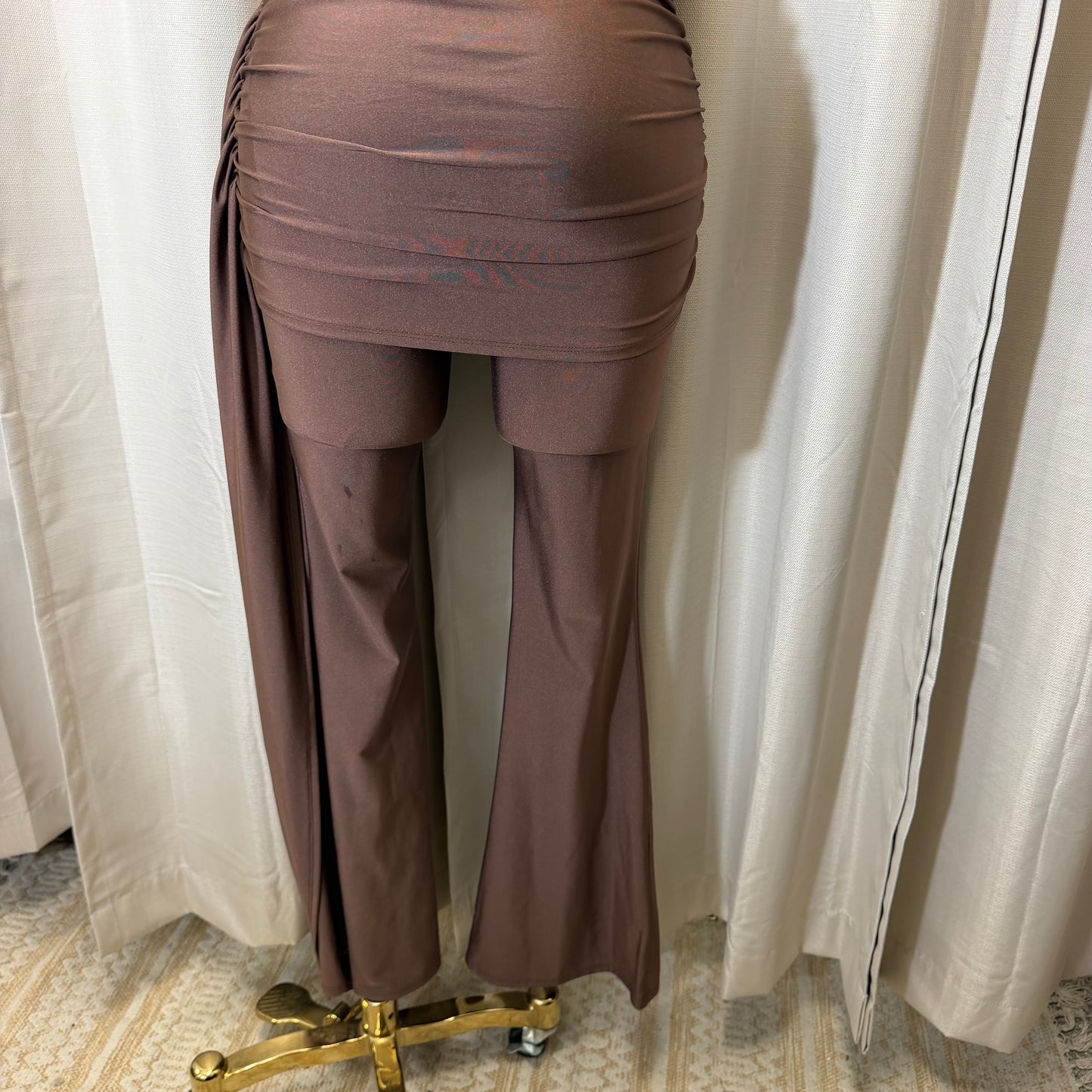 Short sleeve Jumpsuit with detail on the Front-Brown