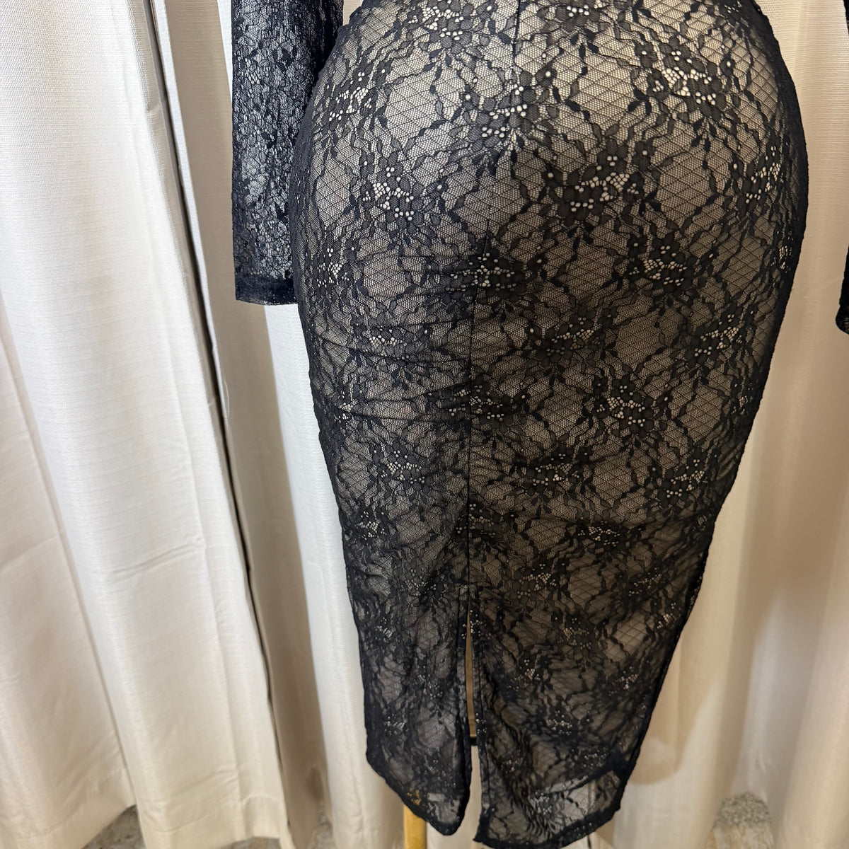 Lace  Long sleeve Sleeve Corset  Midi Dress-Black