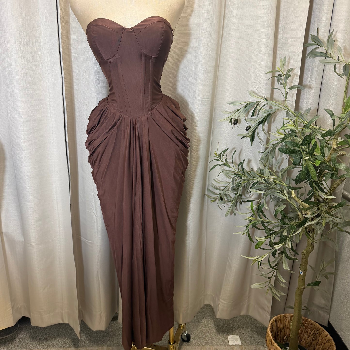 STRAPLESS CORSEST TOP DRAPED MIDI DRESS-Chocolate
