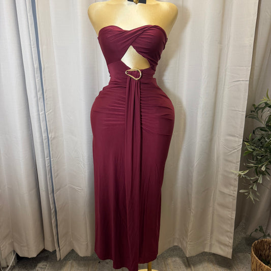 STRAPELESS TWIST FRONT MIDI DRESS-Wine