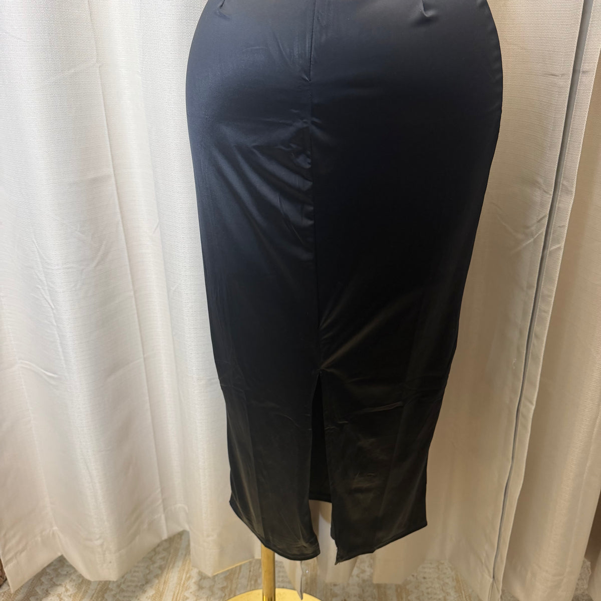 STRETCH SATIN KNIT OPEN BACK MIDI DRESS-Black
