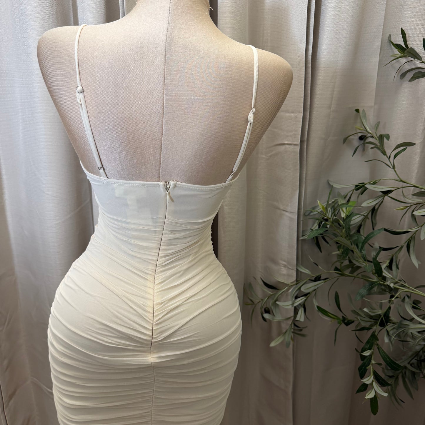 SWEETHEART RUCHED MIDI BODYCON DRESS-Ivory