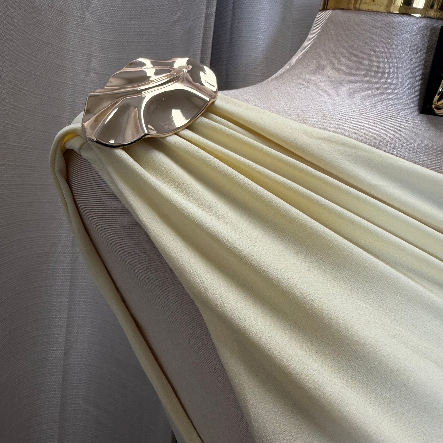 Asymmetric shoulder Gold Detail-Butter Cream
