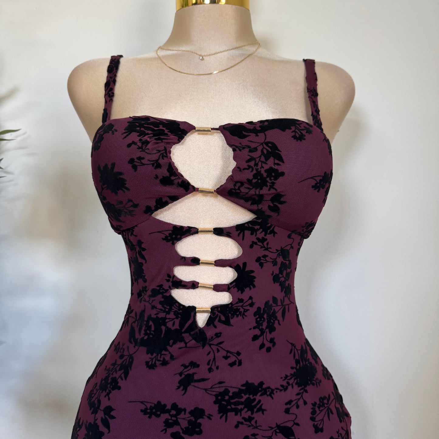 Darla Floral Lace Dress-Black/Burgundy