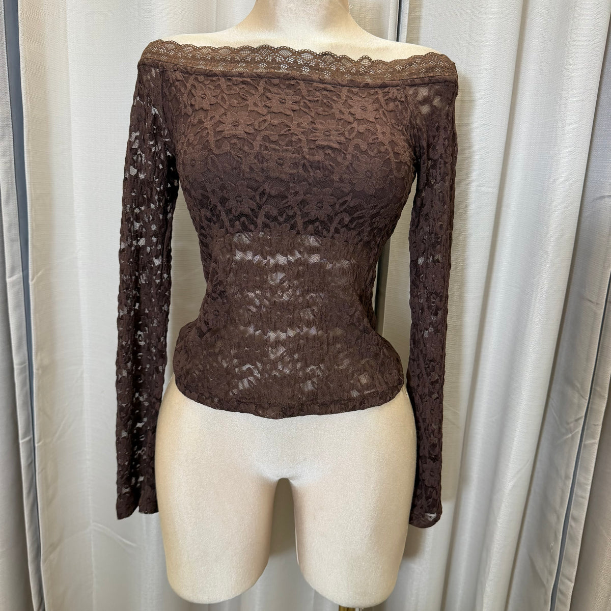 Off Shoulder lace Detail Top-Brown