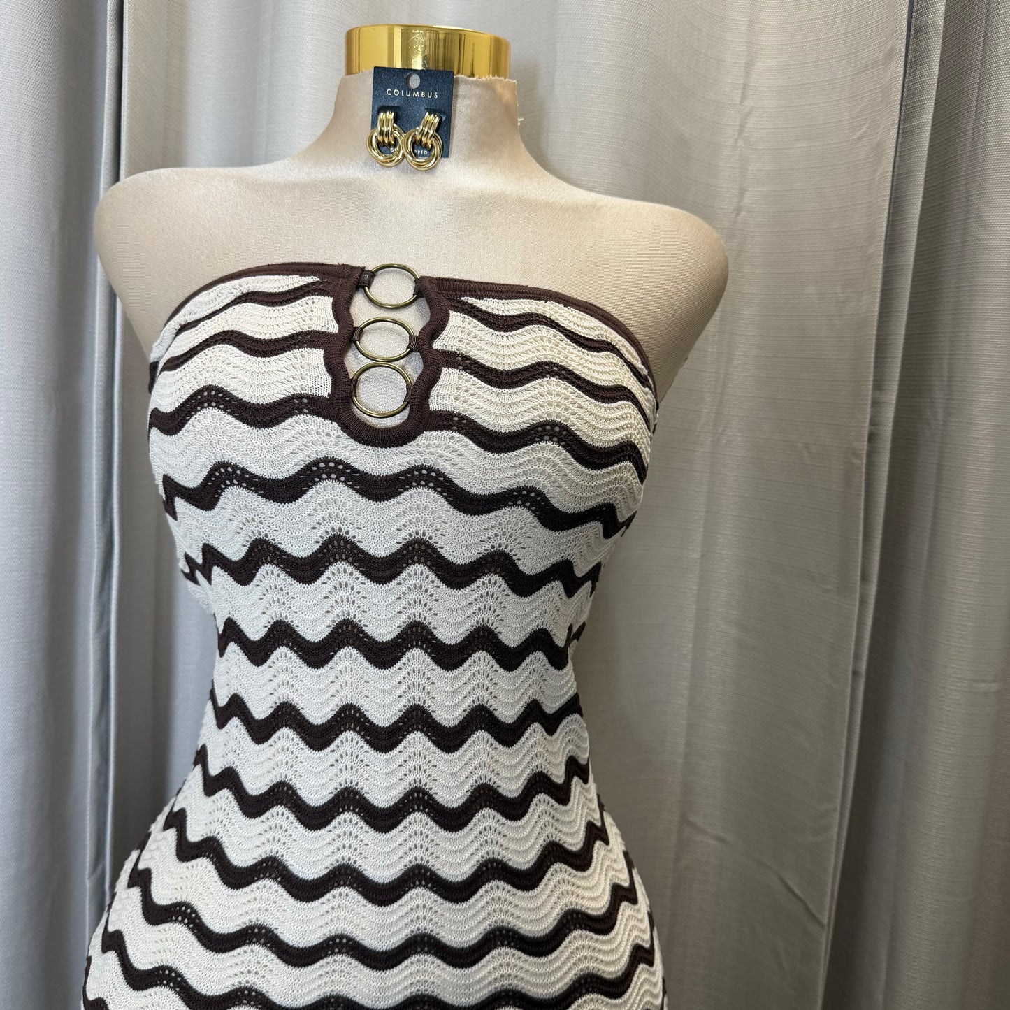 SWEATER KNIT WITH METAL RING TRIM MIDI DRESS-Brown Combo