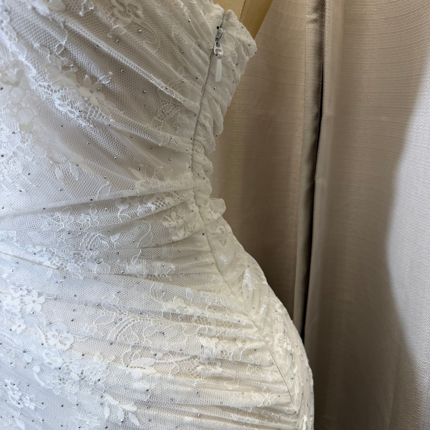 LACE RUCHED MIDI DRESS-White/Ivory