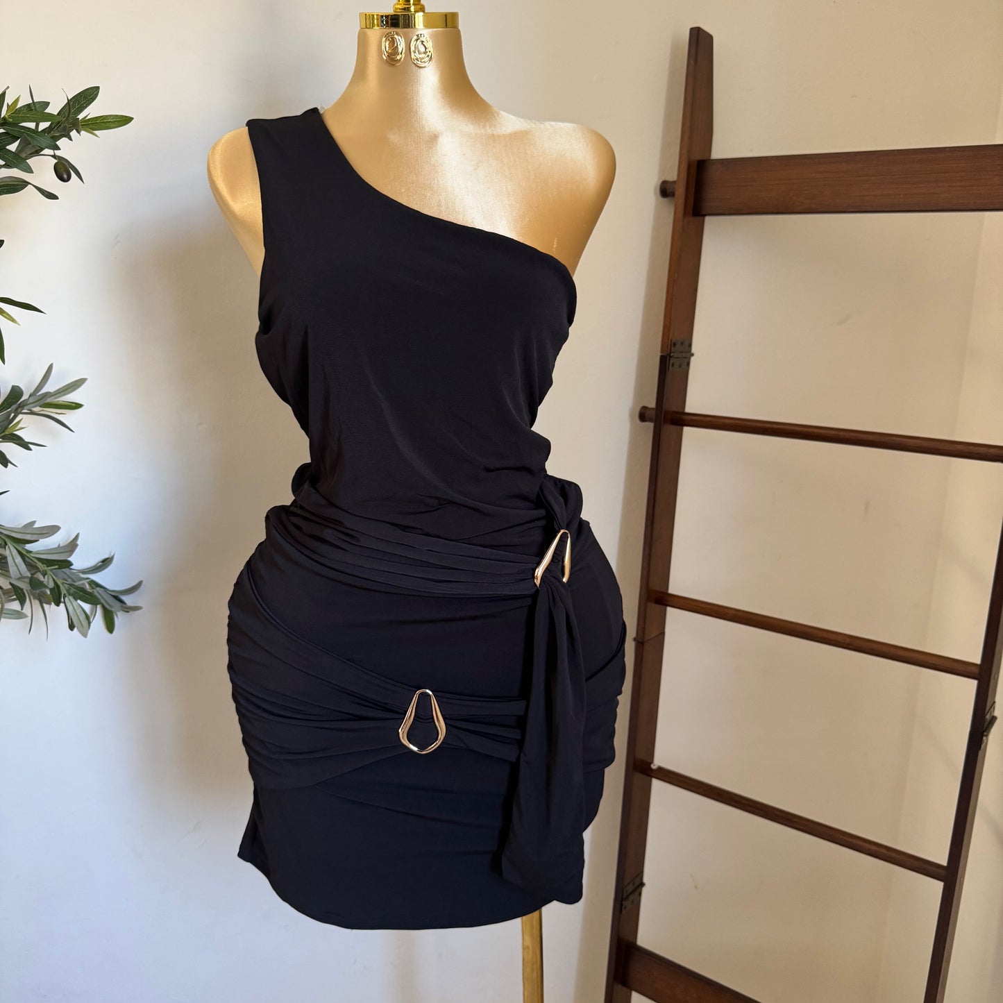 One Shoulder Dress with Gold Detail Plus size-Black
