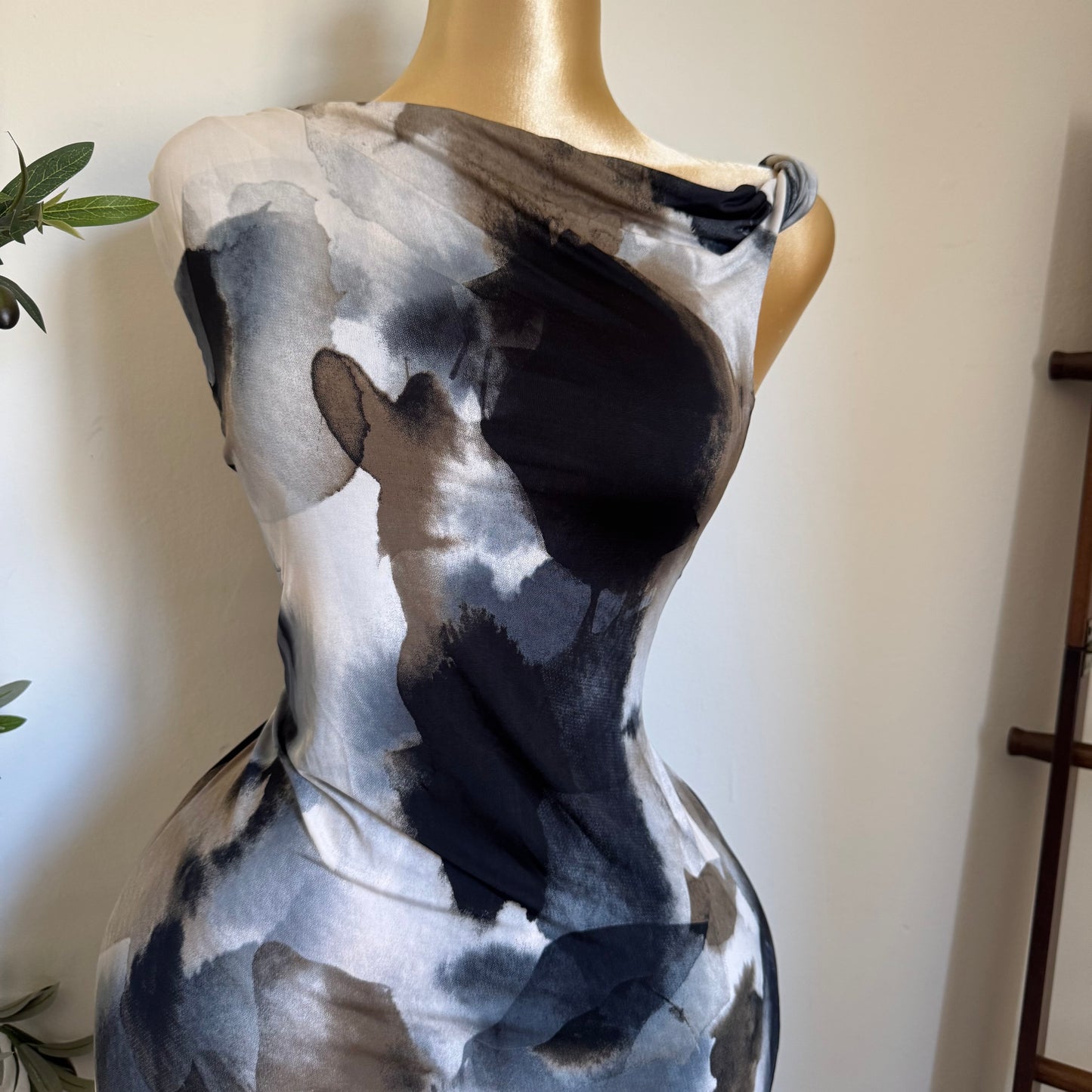 Asymmetrical Plus size Dress-Black