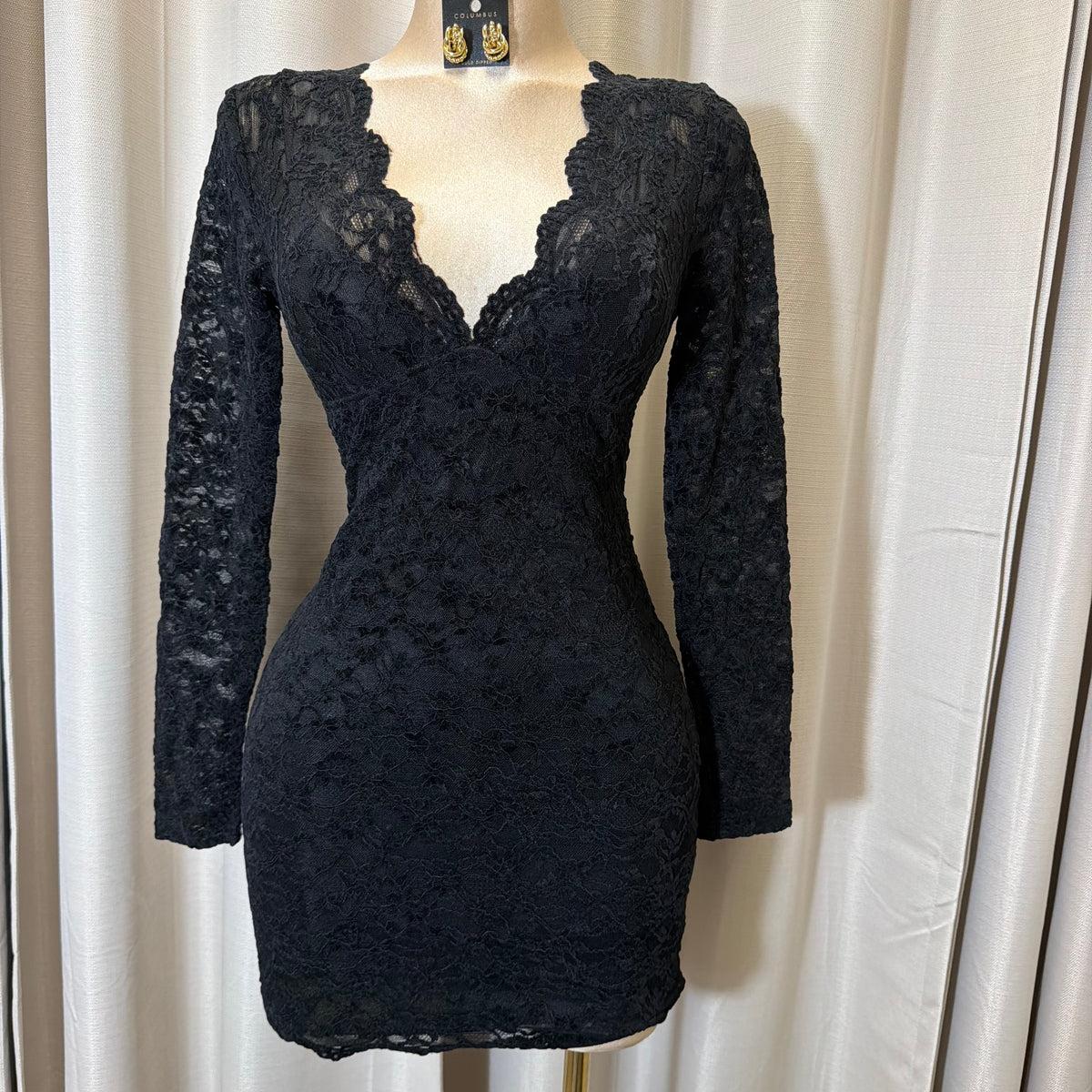 Lace Scallop Long Sleeve Bodycon Mini Dress-Black