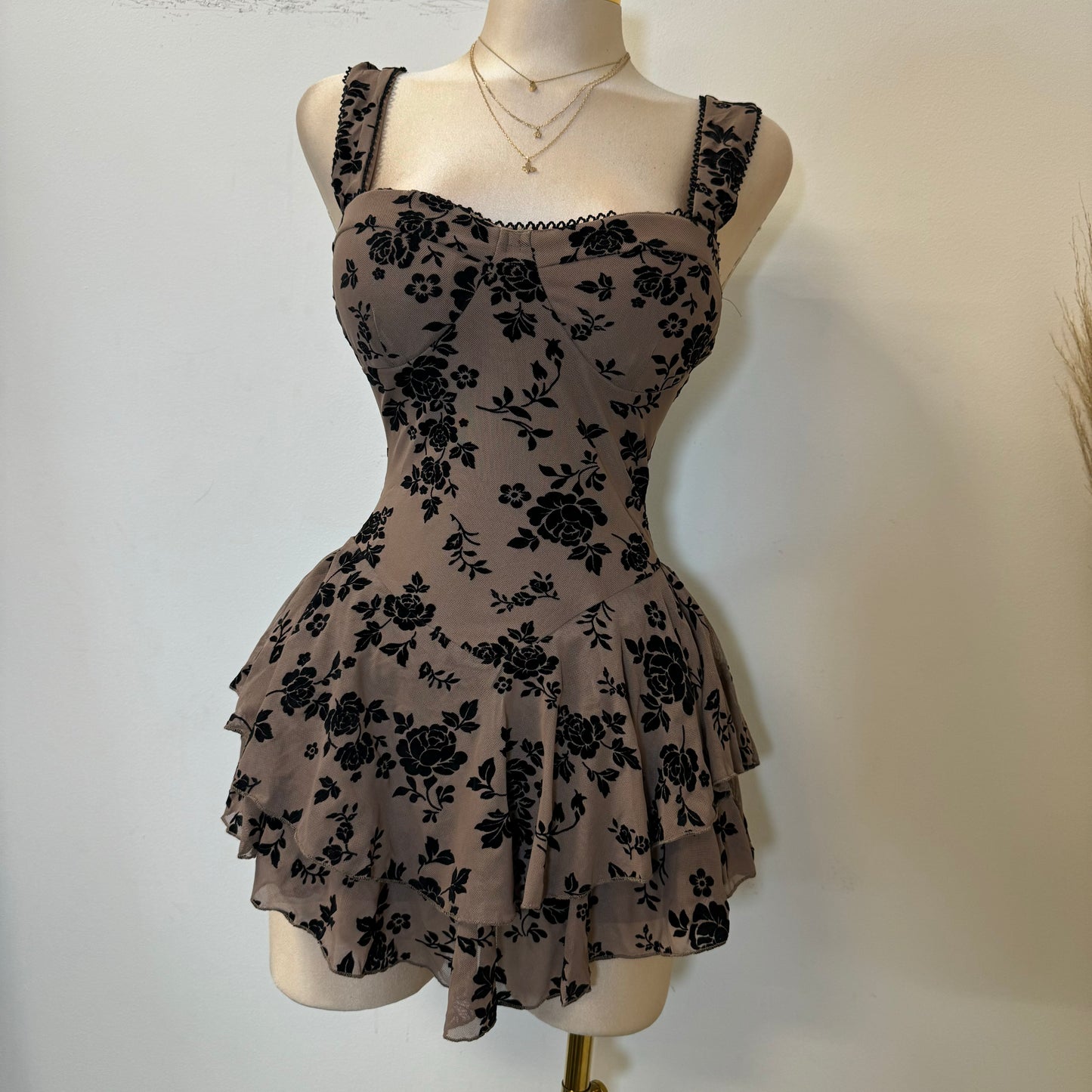 Floral Lace Trim Dress-Black/Brown