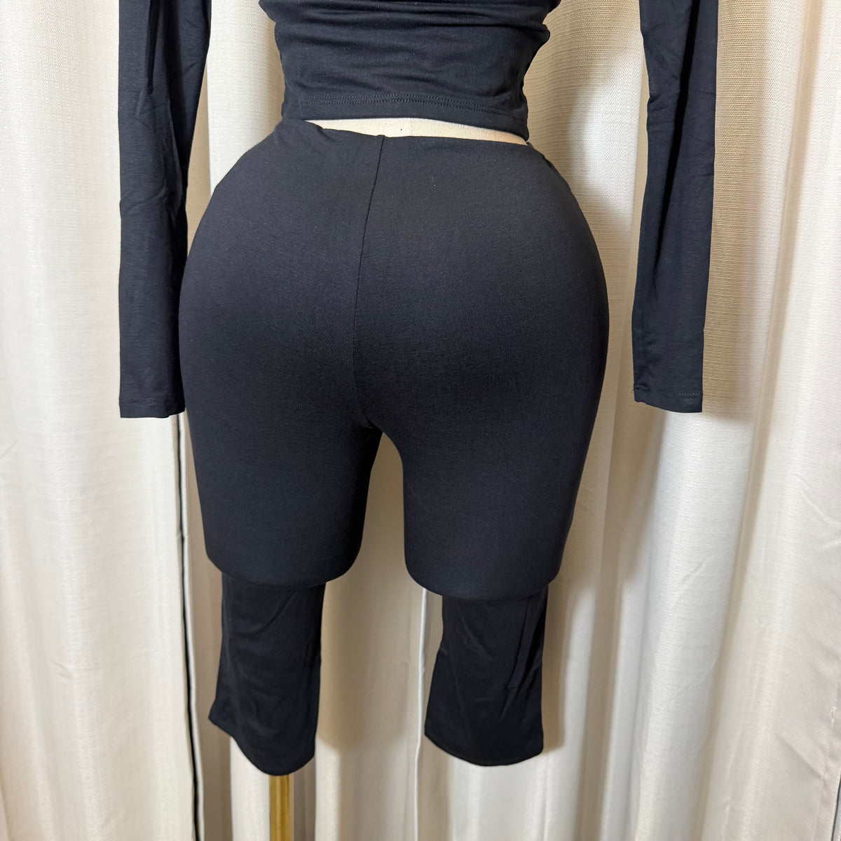 Deep Vneck Long Sleeve Crop Top with Seamed Bust Detail-Black