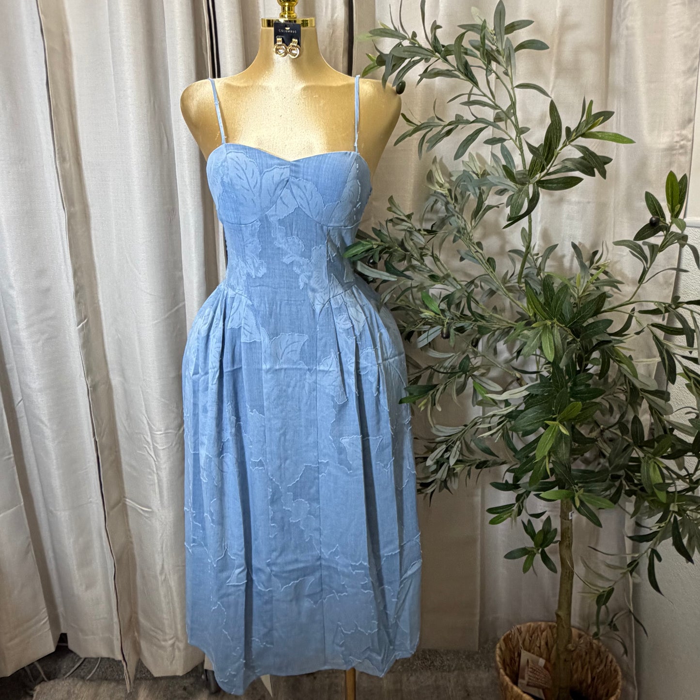 Flower Textured Chambray Midi Dress-Blue