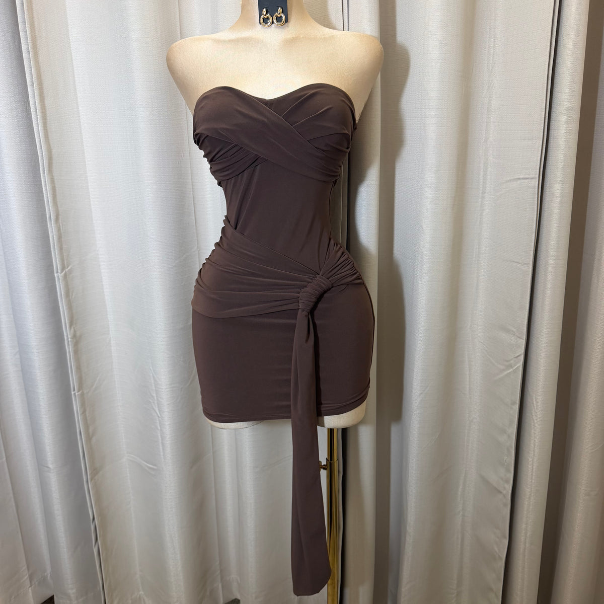 STRAPLESS WAIST WRAP MINI DRESS-Brown