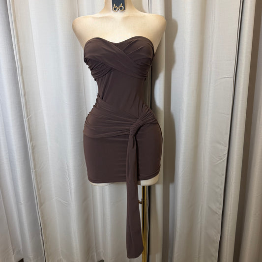 STRAPLESS WAIST WRAP MINI DRESS-Brown