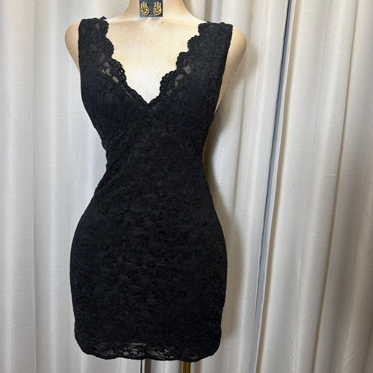 Lace Scallop short Sleeve Bodycon Mini Dress- Black