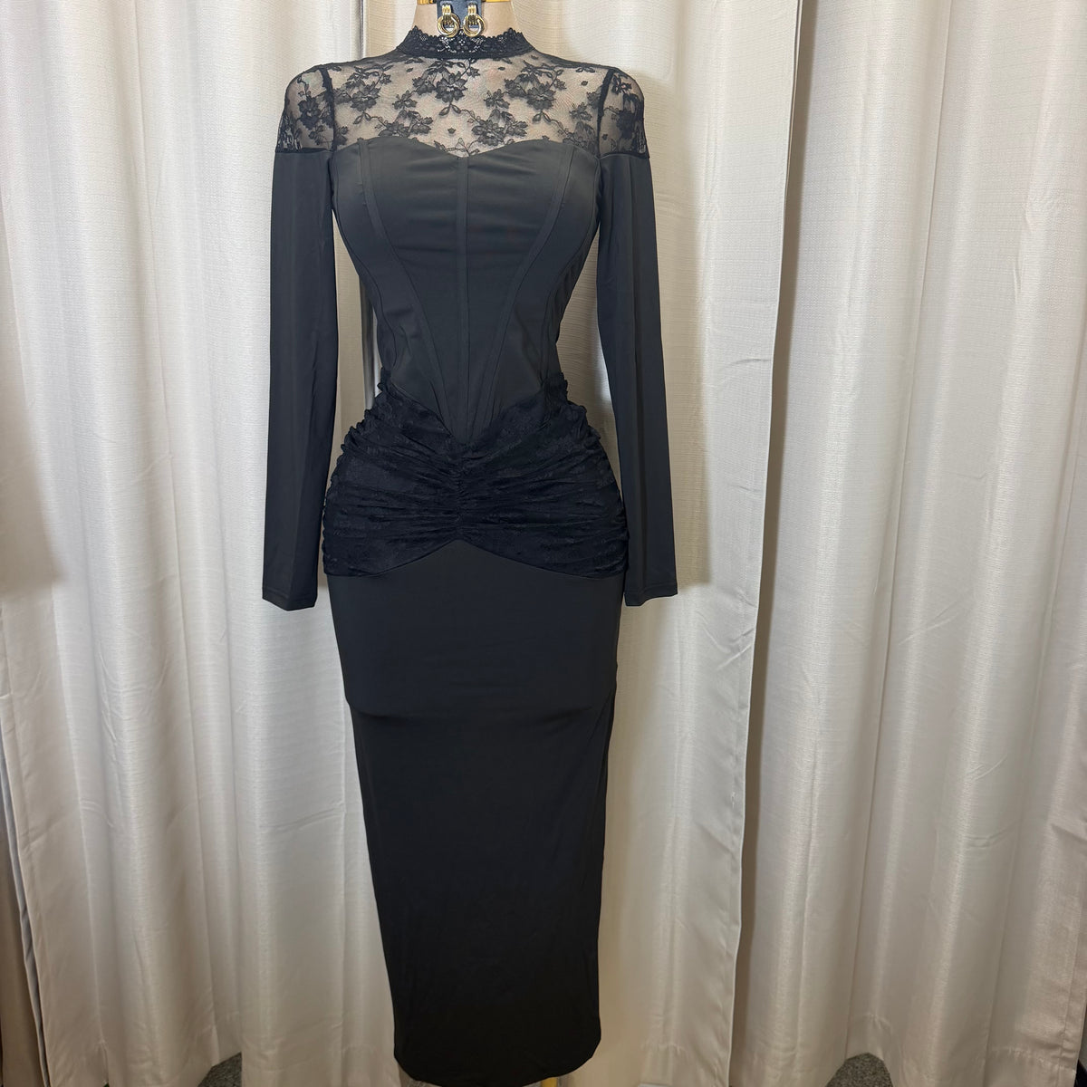 Lace Detail Long sleeve Corset Maxi Dress-Black