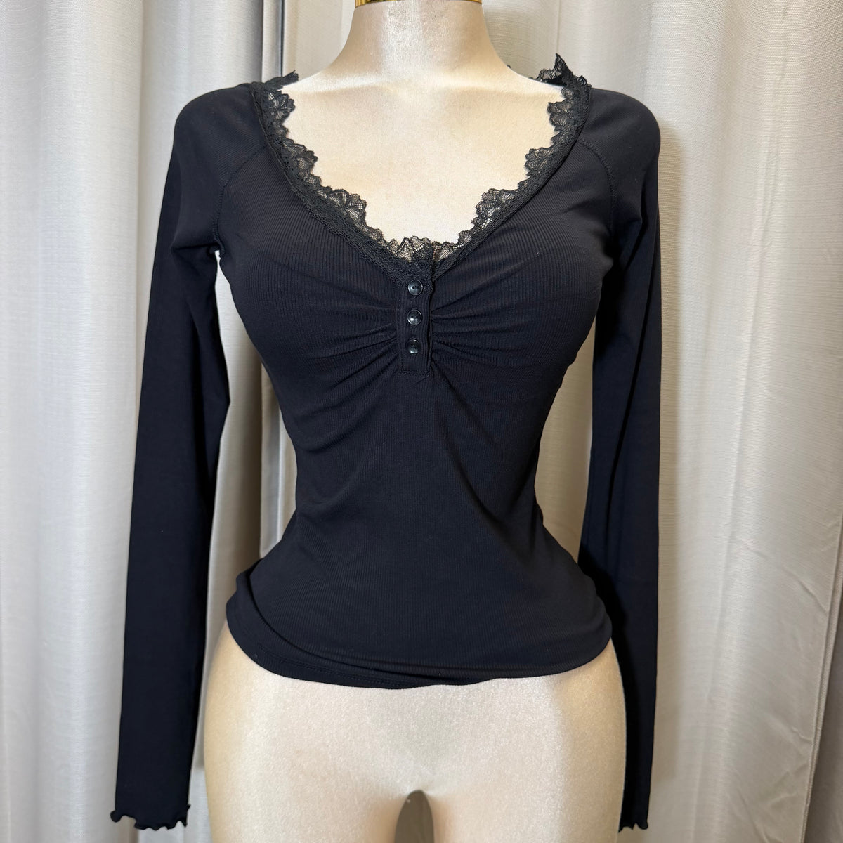Long sleeve ribbed Lace Detail-Black