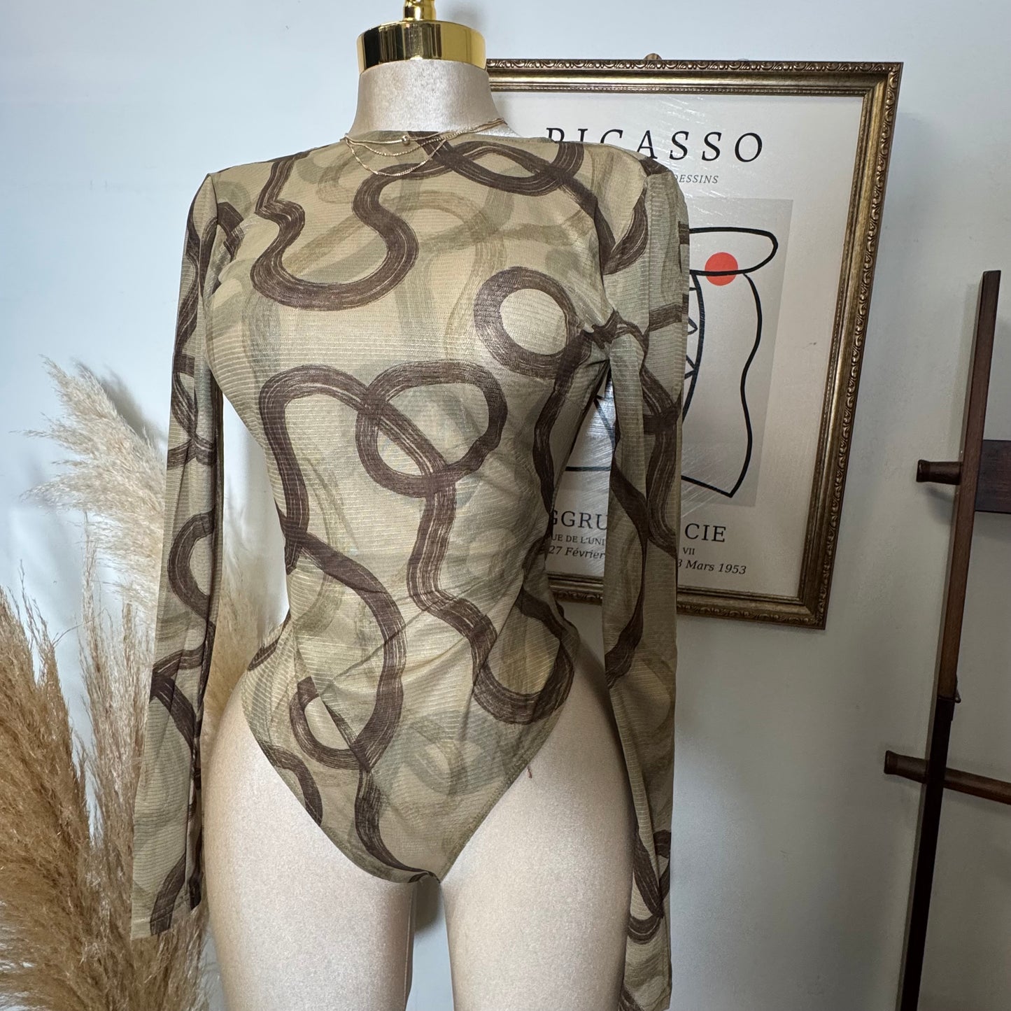 Round Neck Long Sleeve Open back Bodysuit-Olive Brown