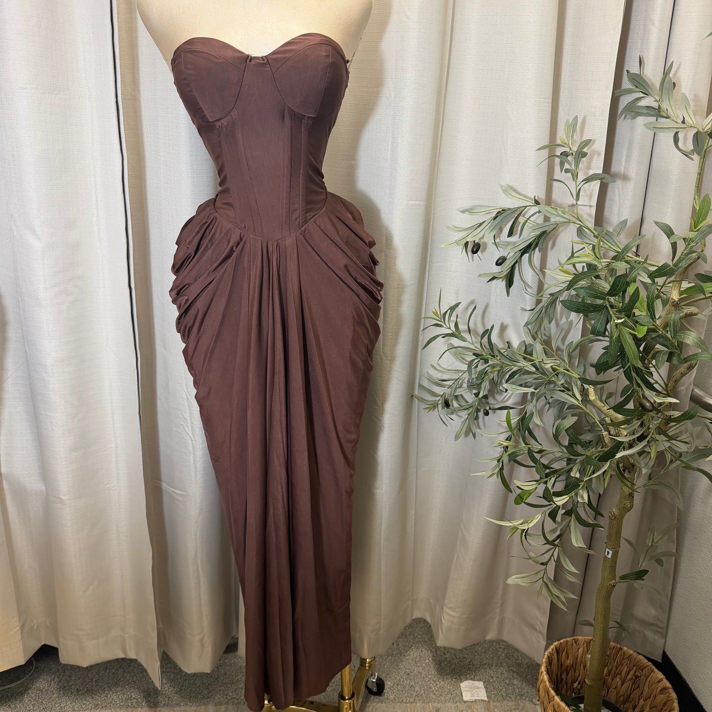 STRAPLESS CORSEST TOP DRAPED MIDI DRESS-Chocolate