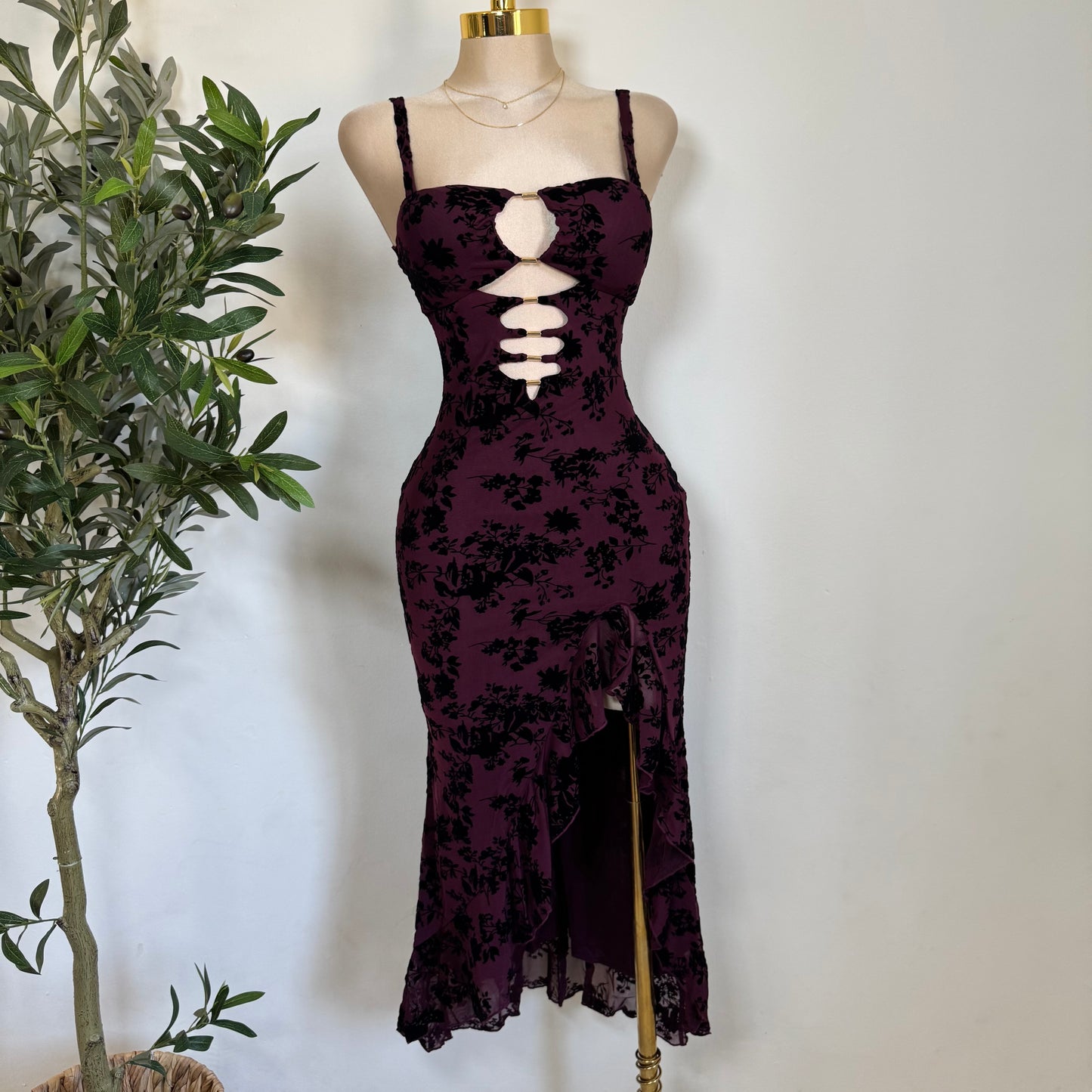 Darla Floral Lace Dress-Black/Burgundy