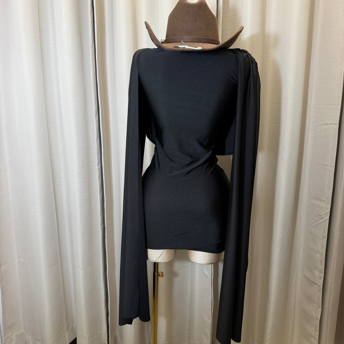 Long sleeve Dress with Drape in the front-Negro/Black