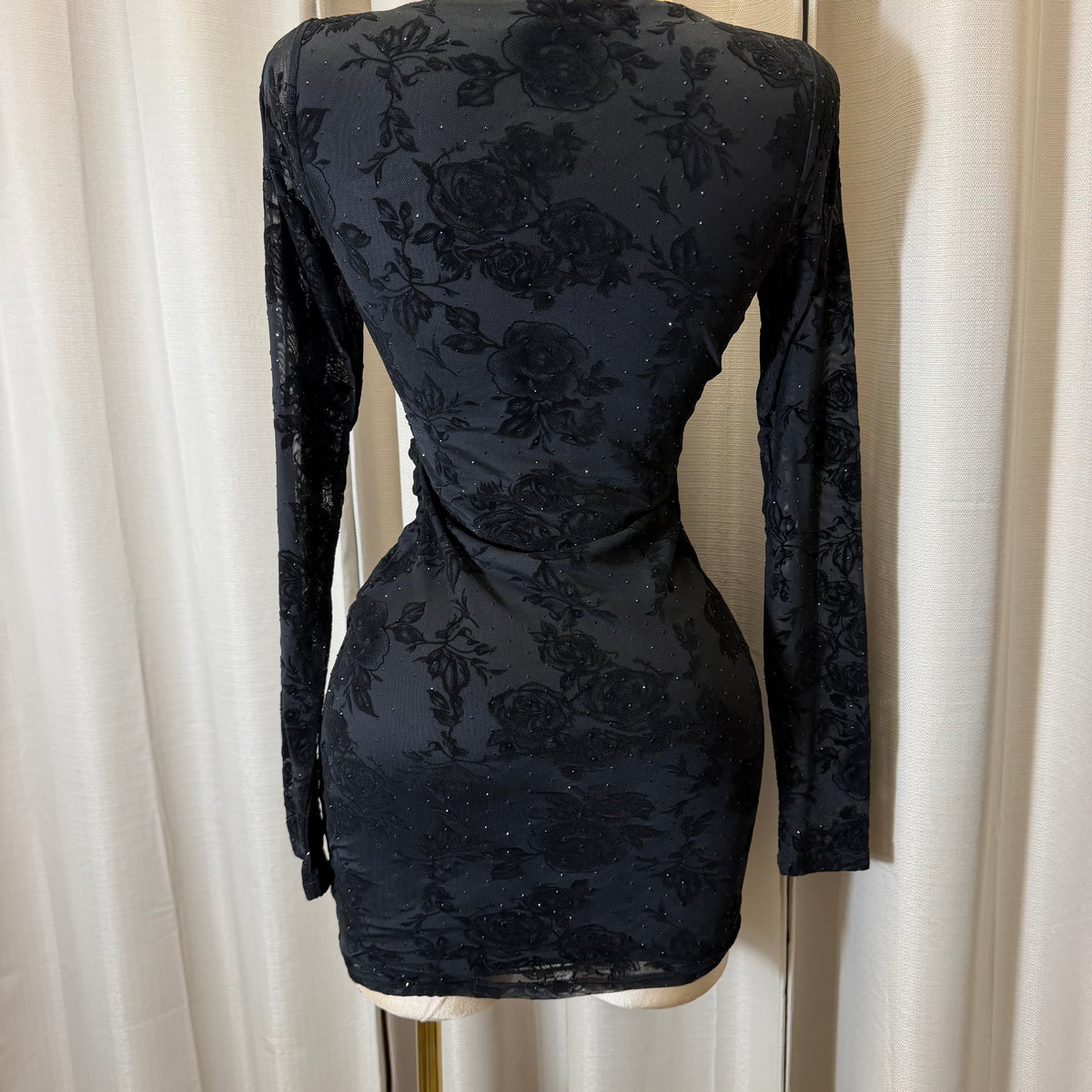 Flocking Mesh Long Sleeve Dress-black