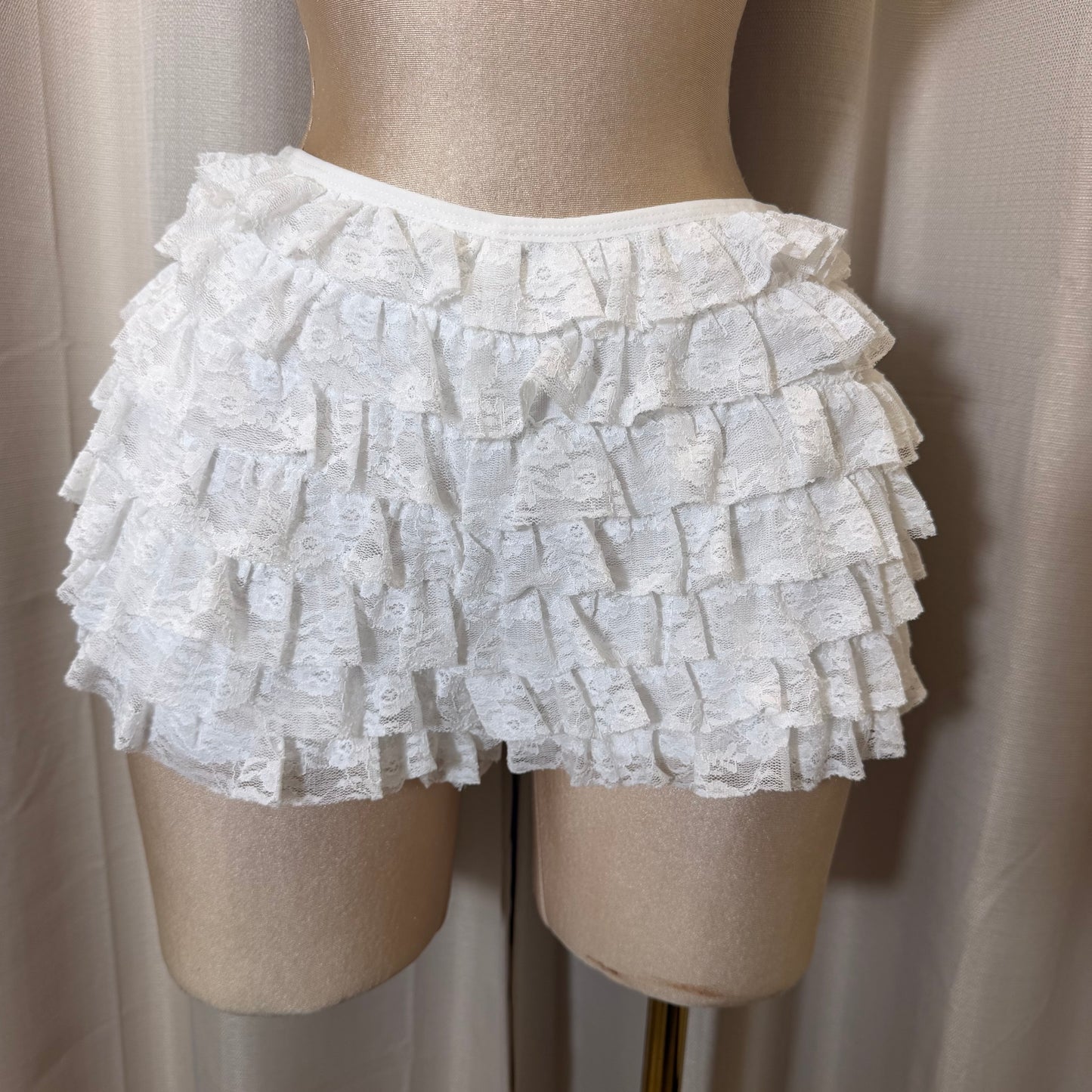 Ruffle Shorts-White