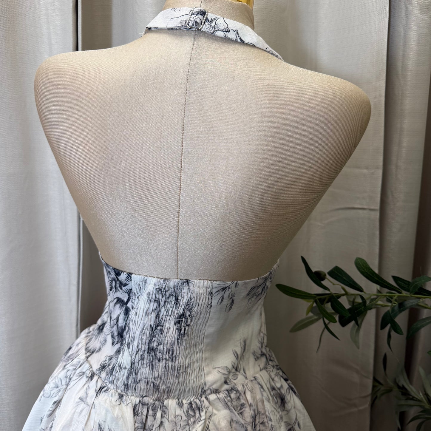 Floral Halter Neckline Open Back Smocking Fit-White/Black