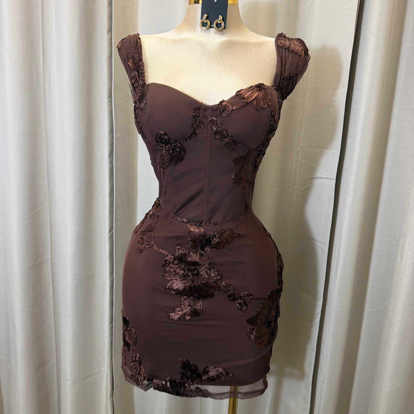 Romantic Off-Shoulder Floral Mesh Dress-Brown