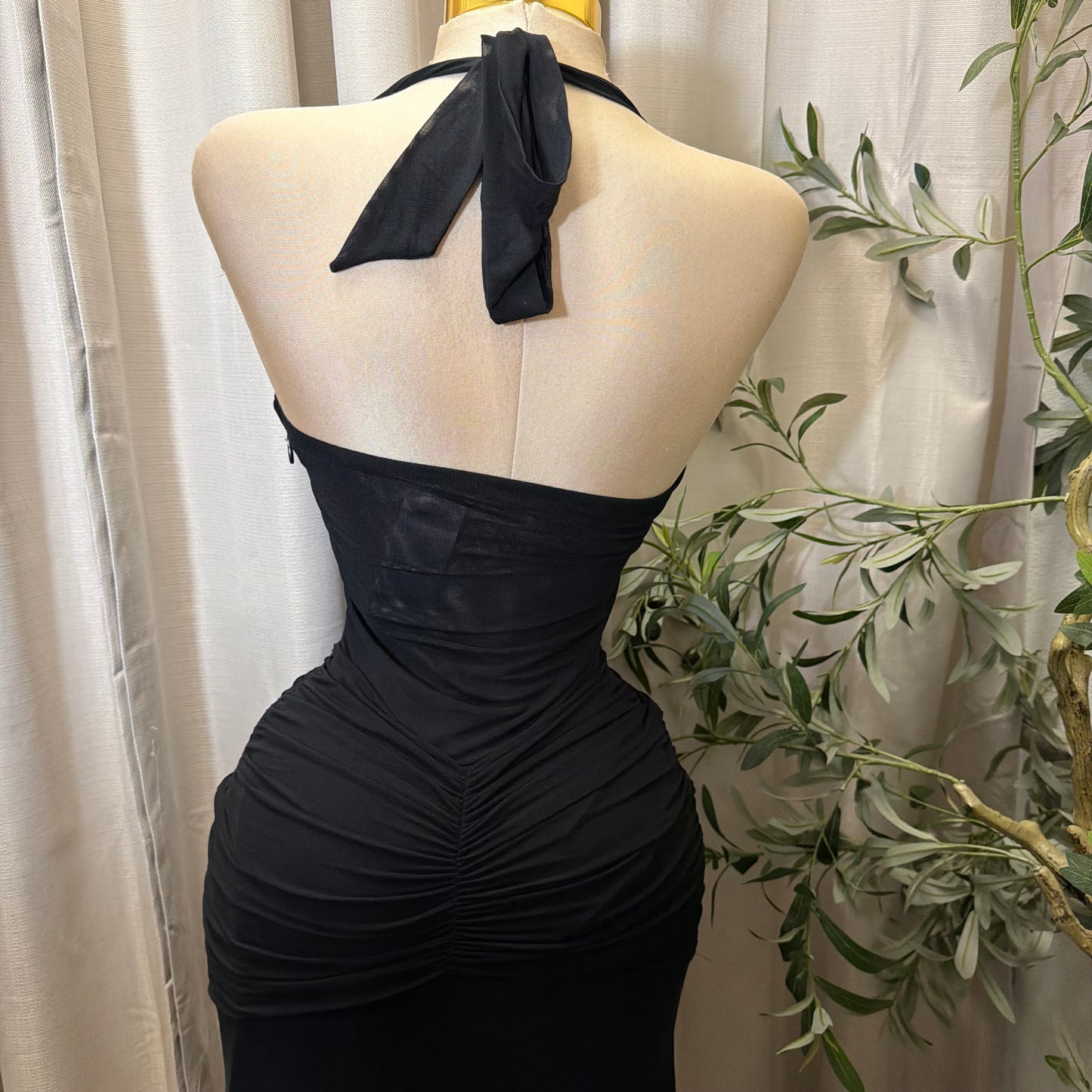 HALTER TWIST FRONT DRAPED MAXI DRESS-Black