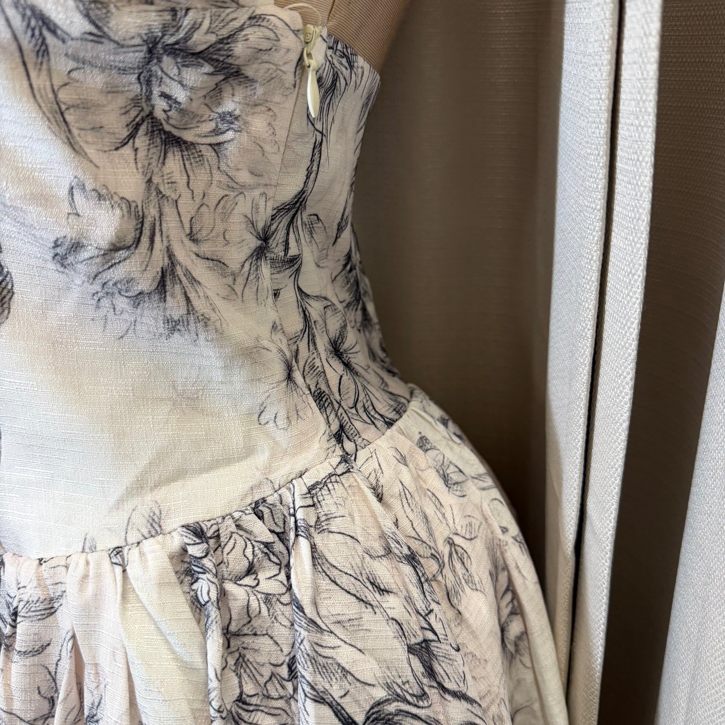 Floral Halter Neckline Open Back Smocking Fit-White/Black