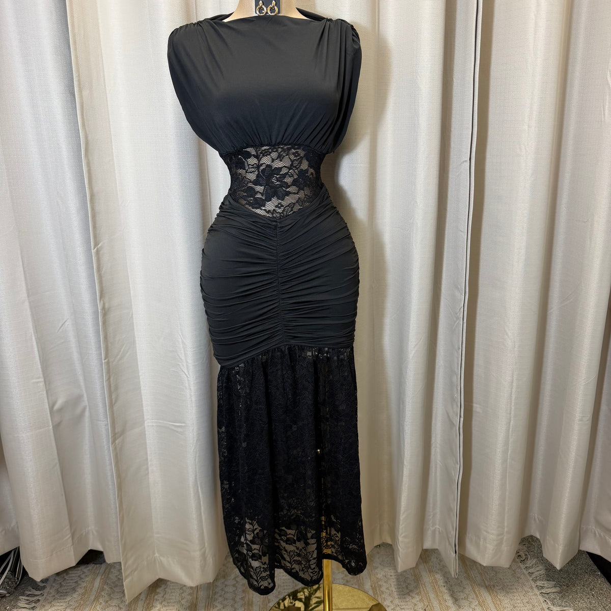 Short sleeve Lace Maxi Dress-Black