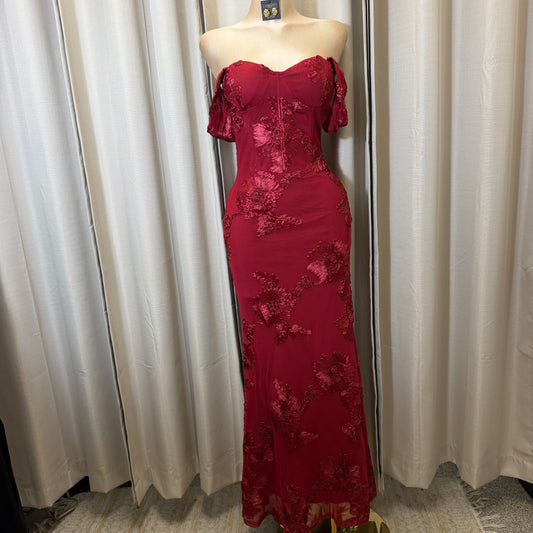 Elegant Floral Appliqué Off shoulder mermaid Maxi Dress-Burgundy
