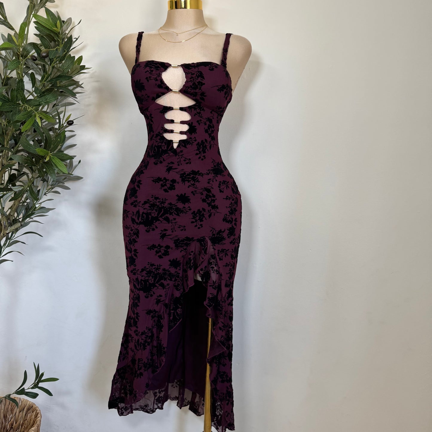 Darla Floral Lace Dress-Black/Burgundy