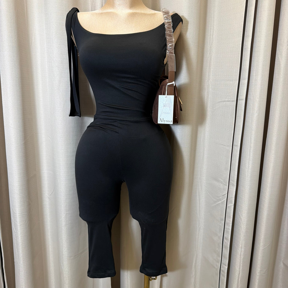 Off shoulder Capri Jumpsuit-Black