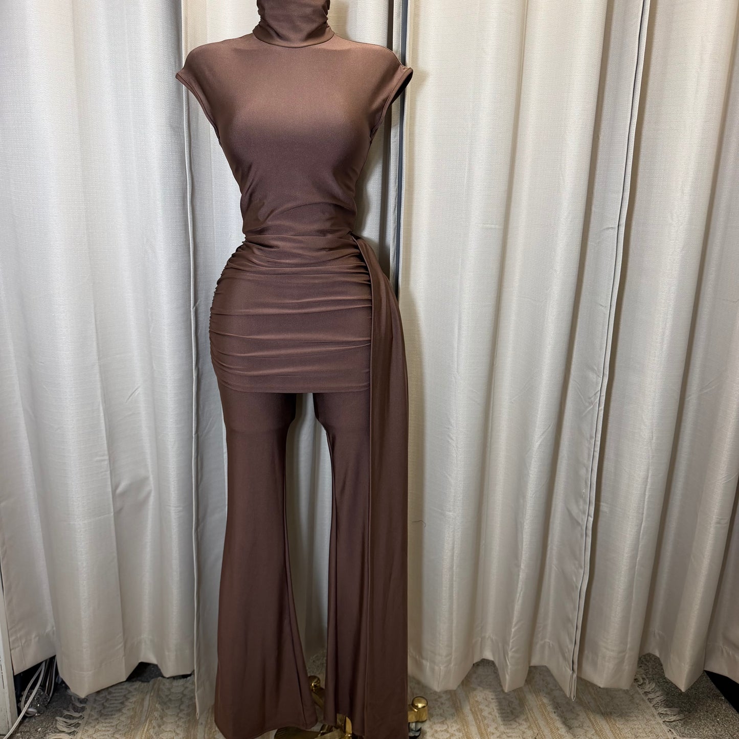 Short sleeve Jumpsuit with detail on the Front-Brown