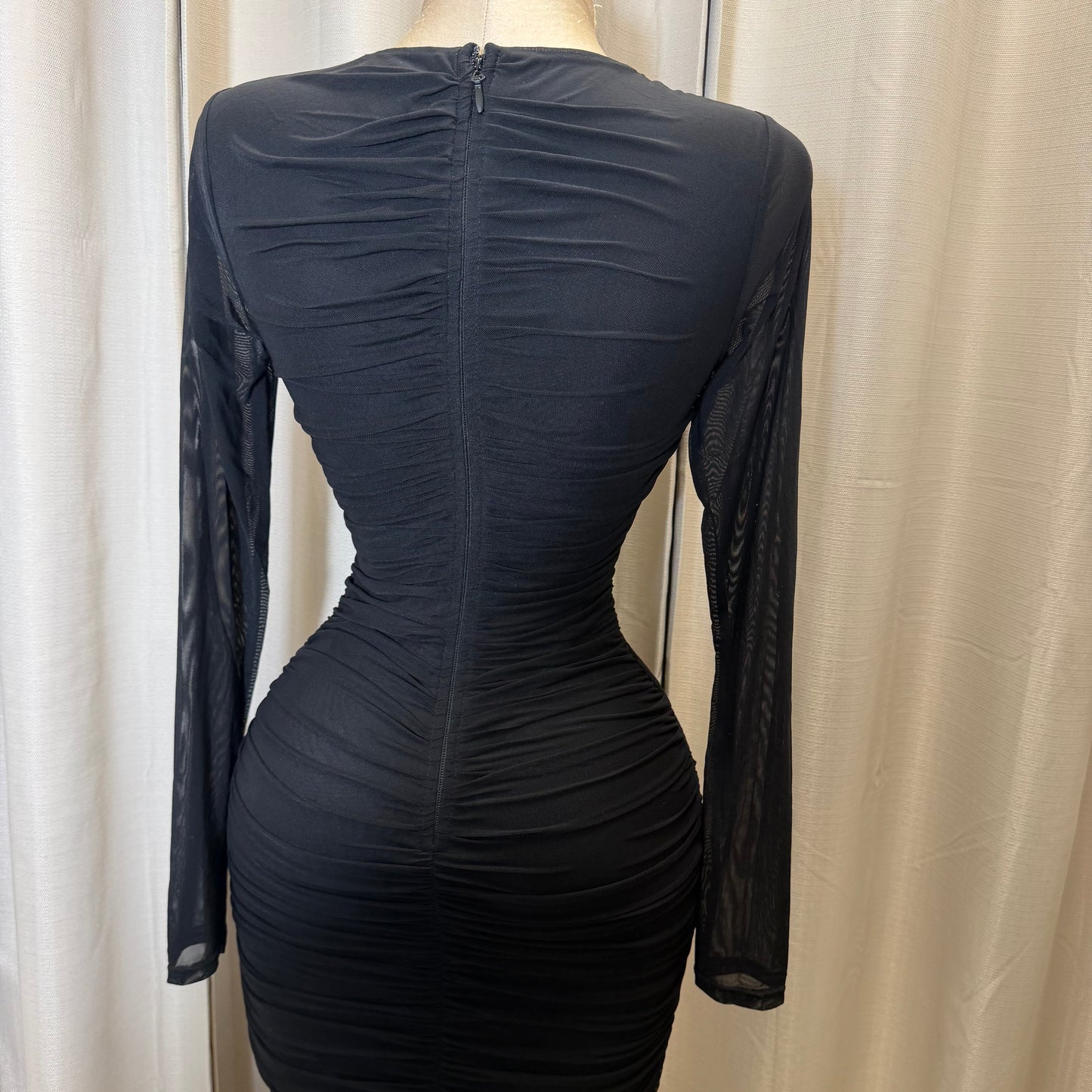 Mesh Long Sleeve Midi Dress w/ a U wire Insert-Black
