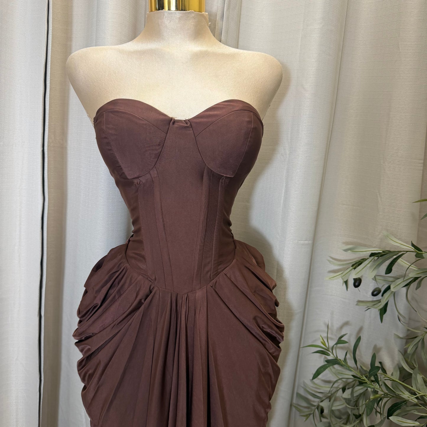STRAPLESS CORSEST TOP DRAPED MIDI DRESS-Chocolate