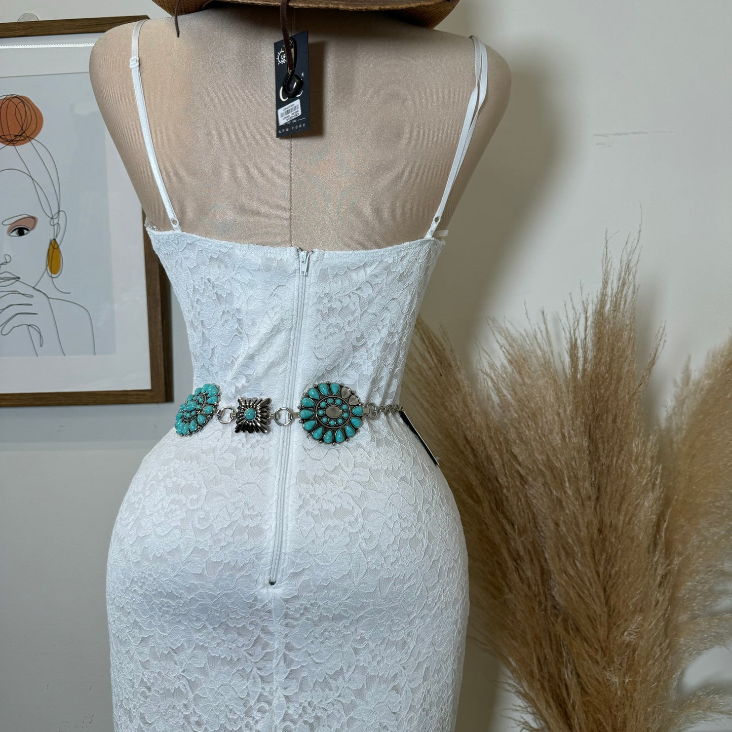 Corazón Mágico Lace Dress-White