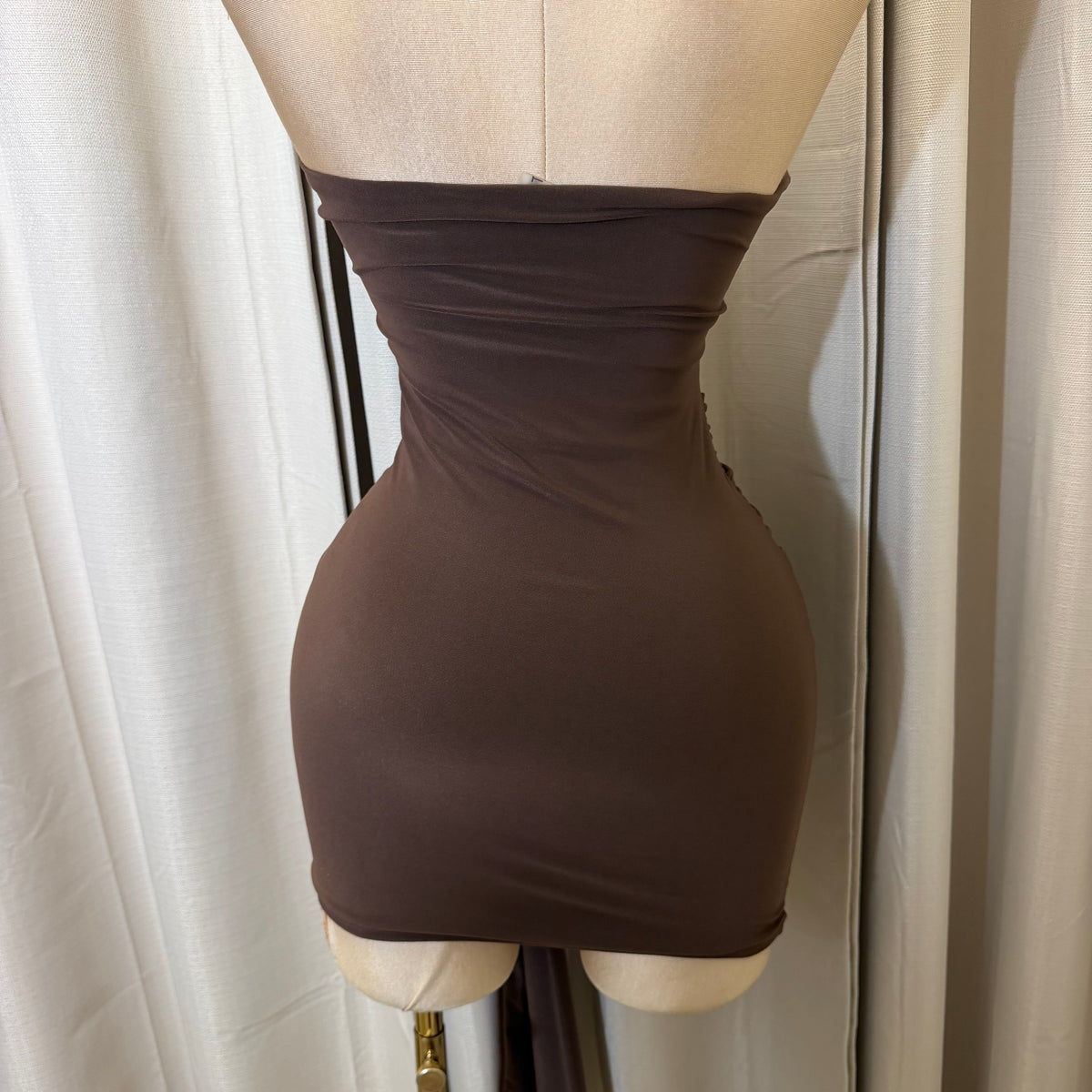 STRAPLESS WAIST WRAP MINI DRESS-Brown