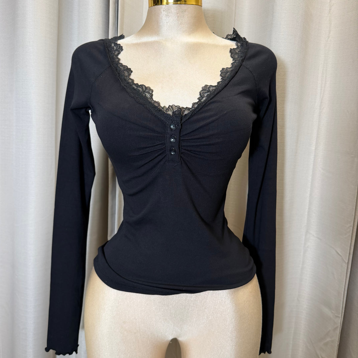 Long sleeve ribbed Lace Detail-Black