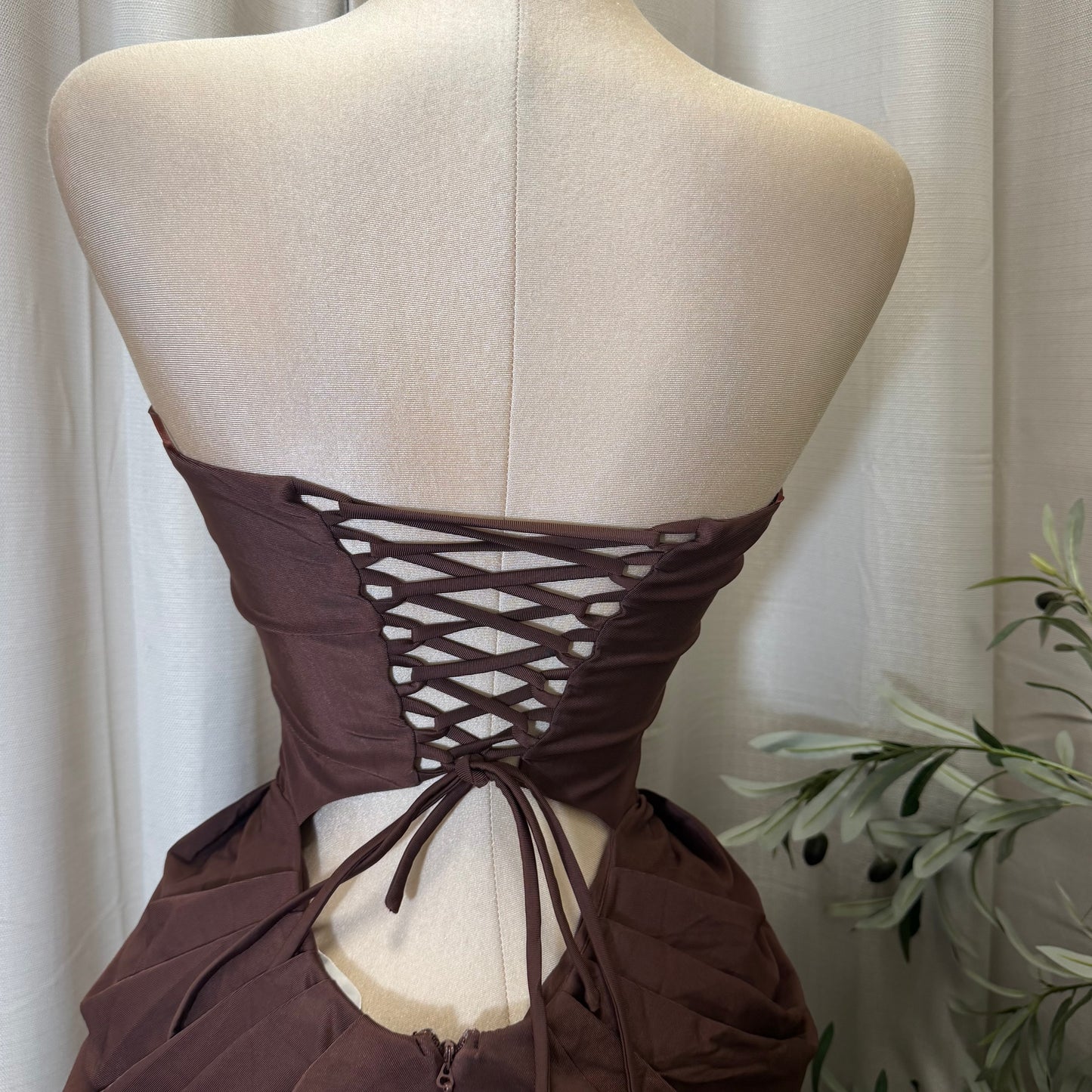 STRAPLESS CORSEST TOP DRAPED MIDI DRESS-Chocolate