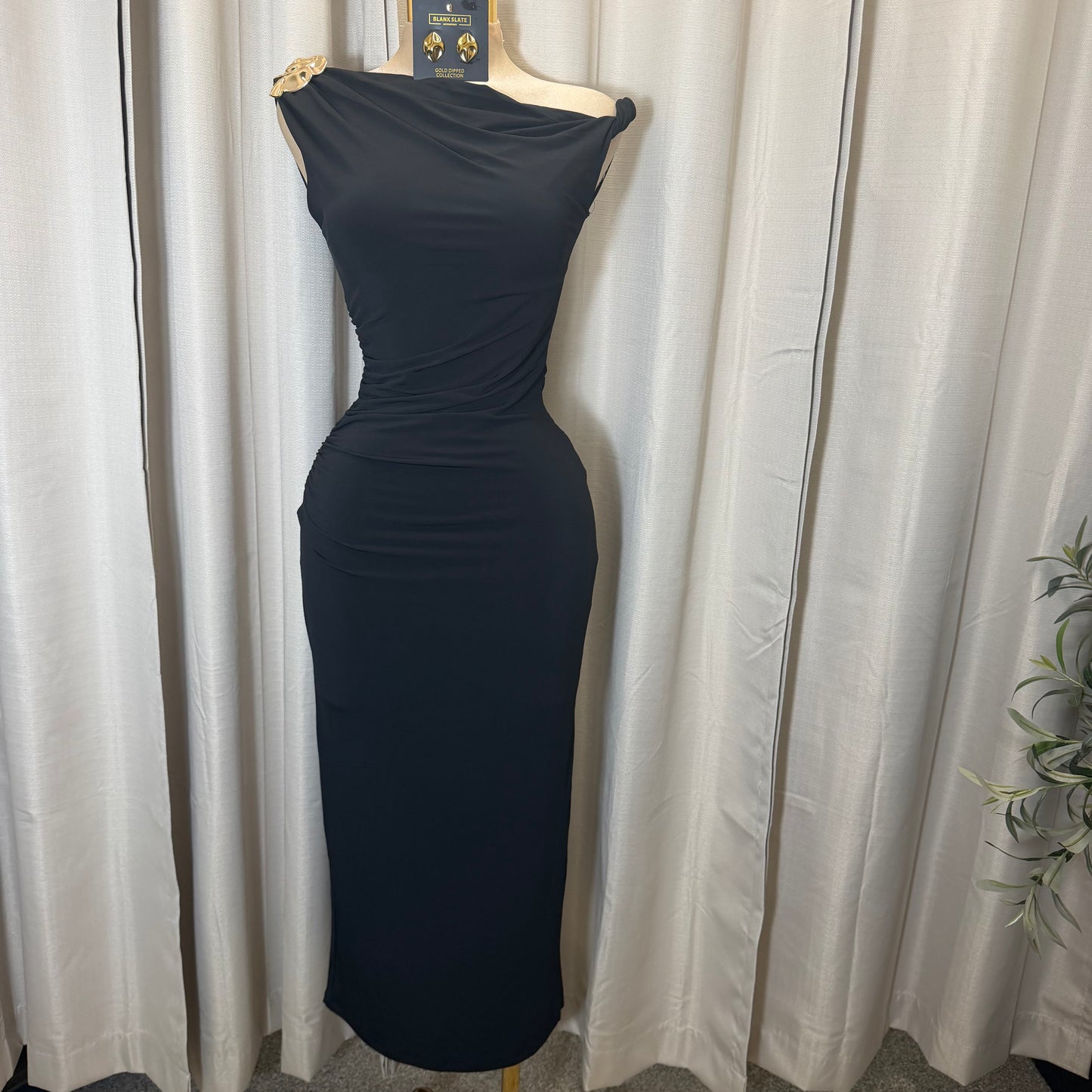 Asymmetric shoulder Gold Detail-Black