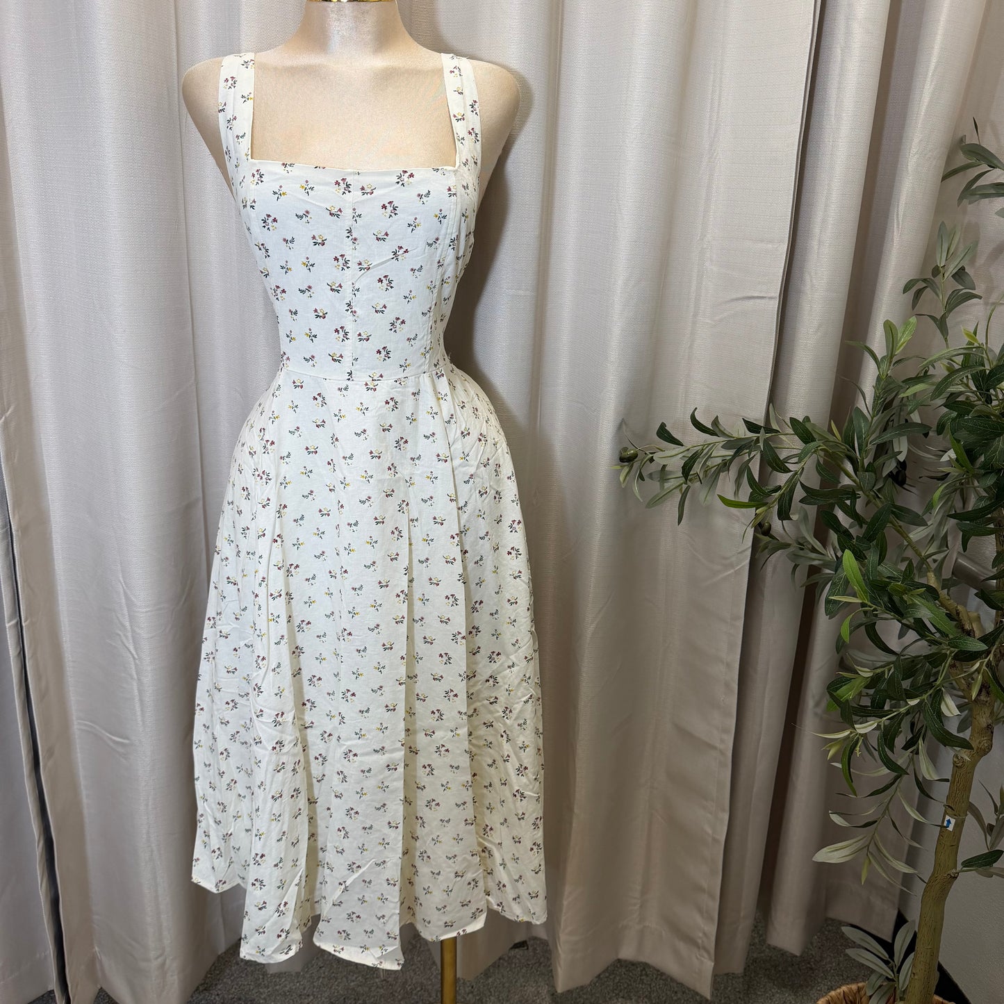 PL- Floral Smocked Midi Dress-Ivory