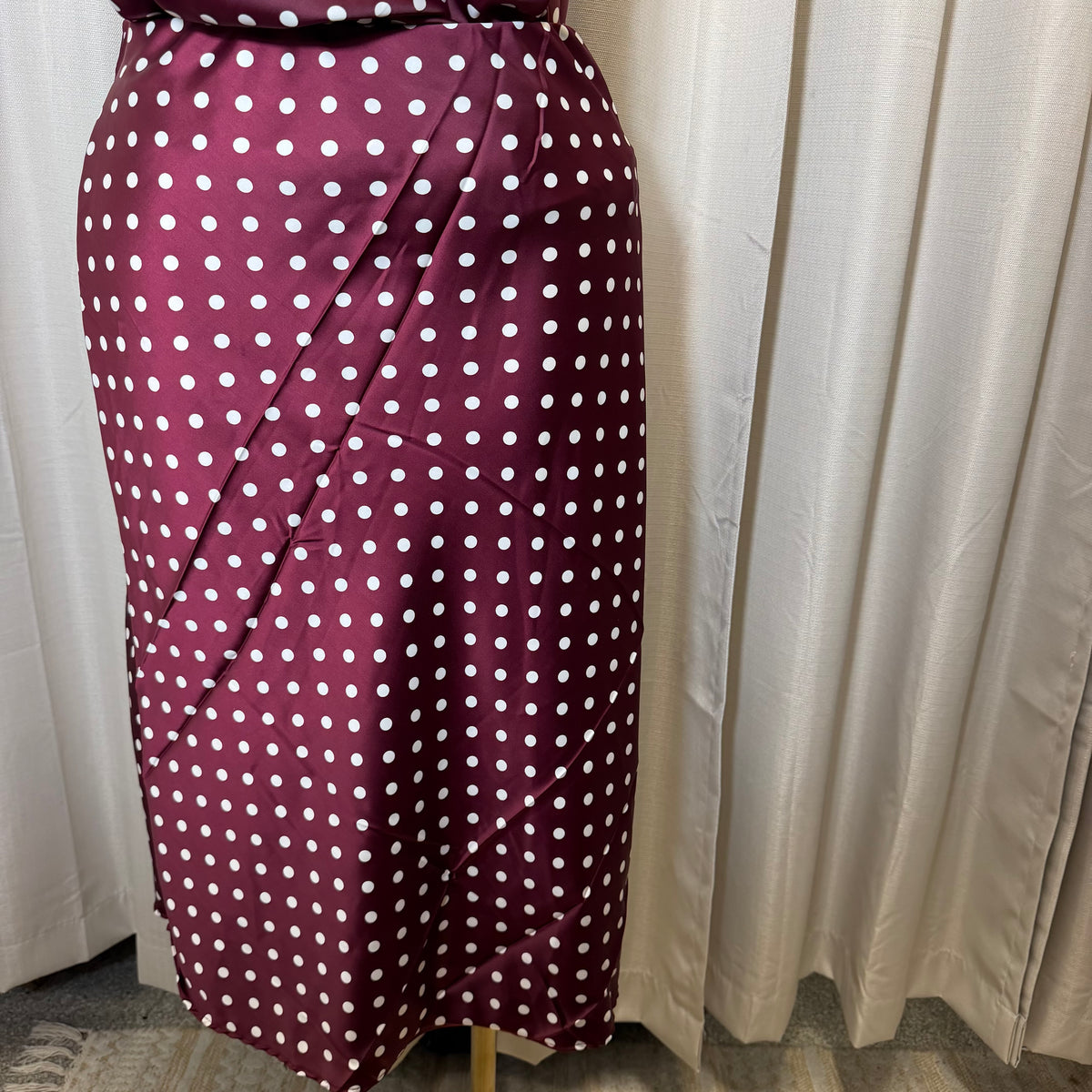 PL-Satin Midi Skirt Polka Dot Top-Burgundy/White