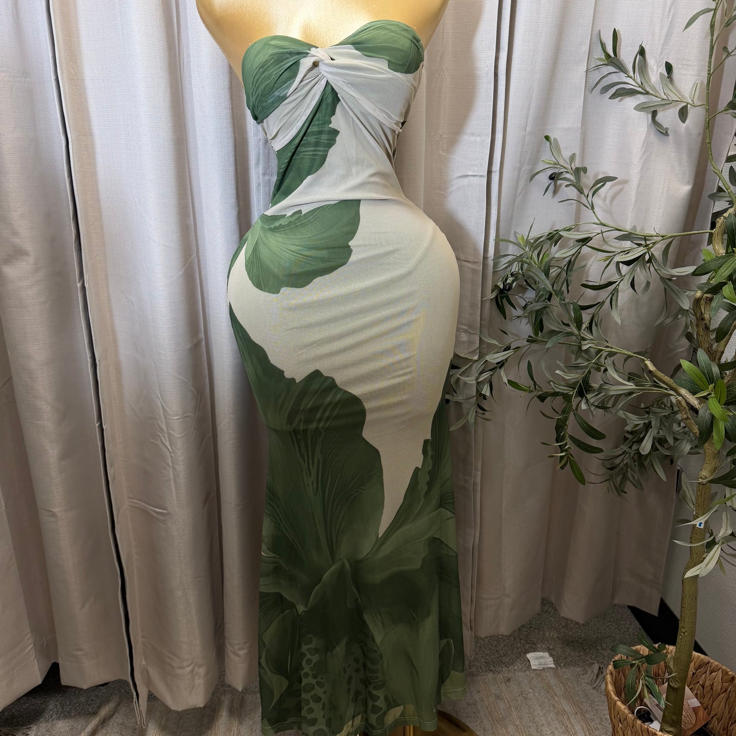 STRAPLESS TWIST FRONT PRINTED MESH MAXI DRESS-Multi Green