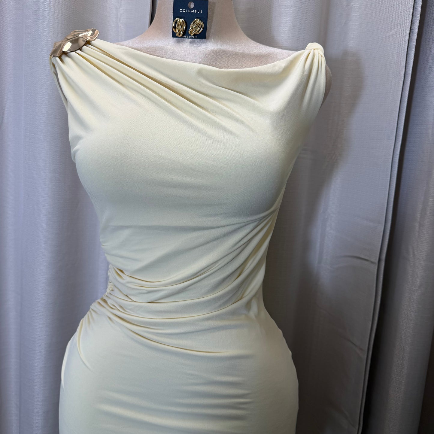 Asymmetric shoulder Gold Detail-Butter Cream